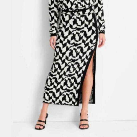 Future Collective Black and White front split maxi skirt size XS, NWT - Picture 2 of 12